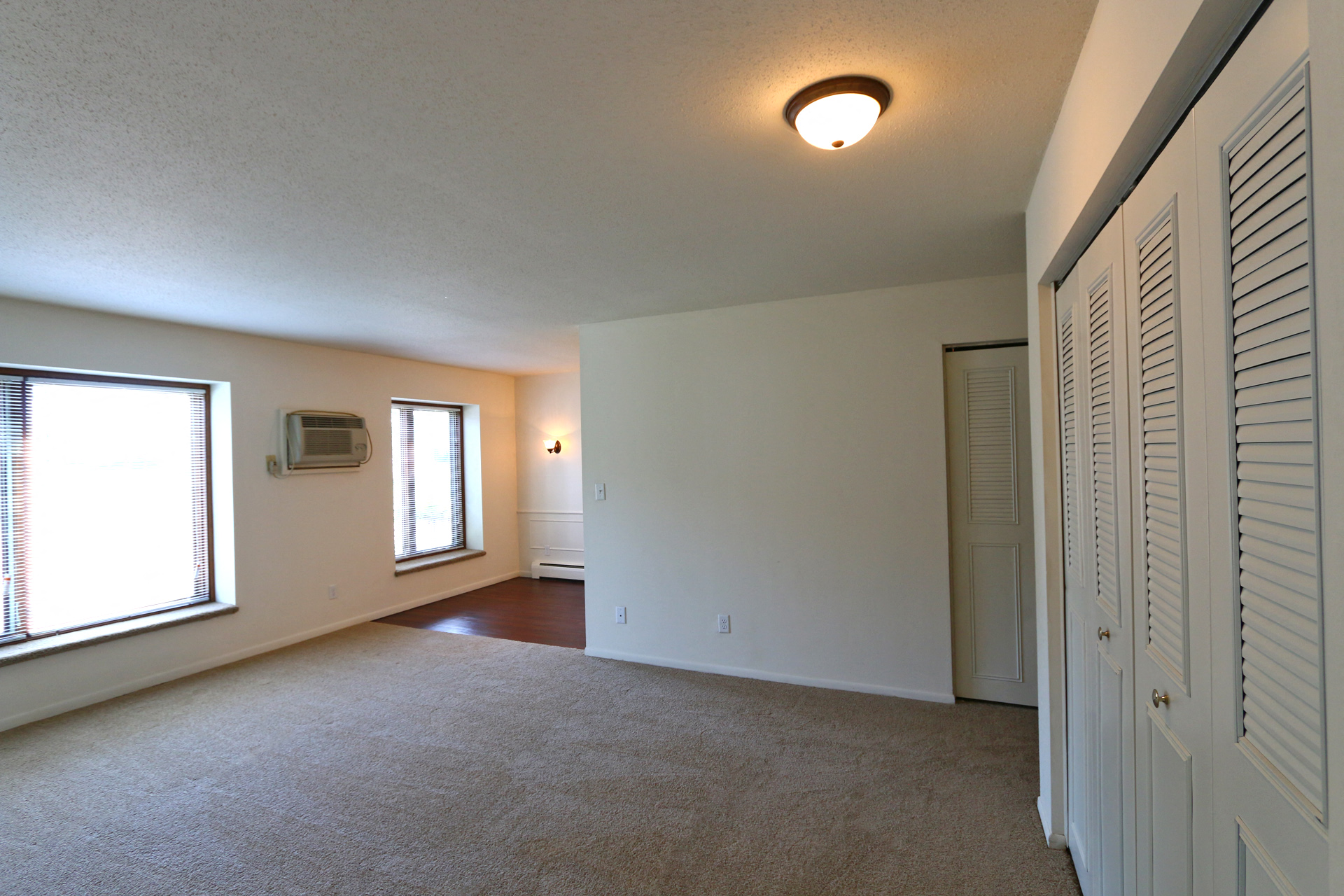 Cedar Manor Apartments Image 6
